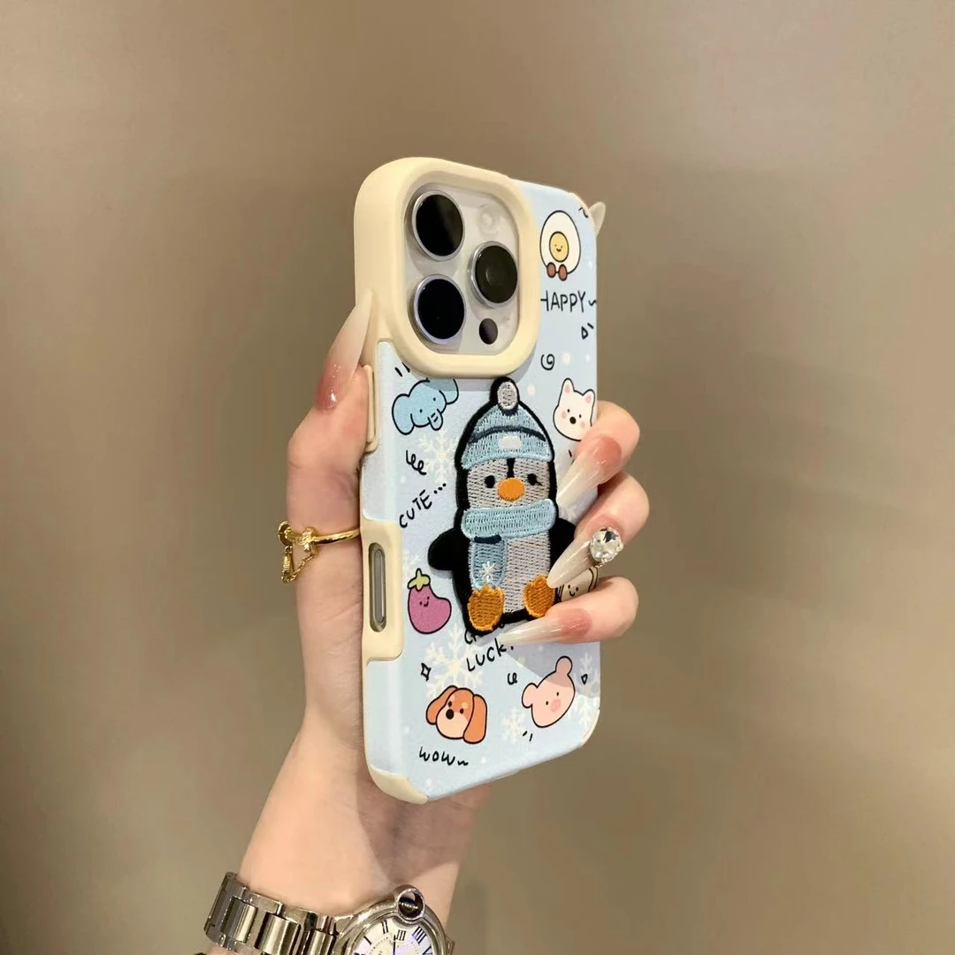 可爱刺绣企鹅小狗适用苹果16手机壳iphone15新14少女13防摔韩系