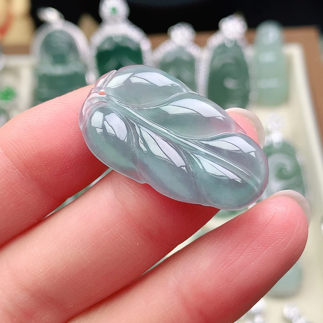 翡翠未镶嵌颈饰吊坠