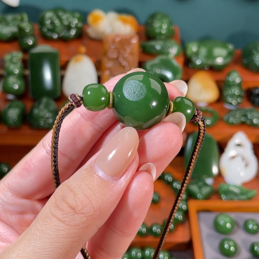 对***我和田玉未镶嵌颈饰