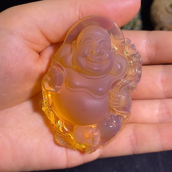 未镶嵌颈饰琥珀佛公