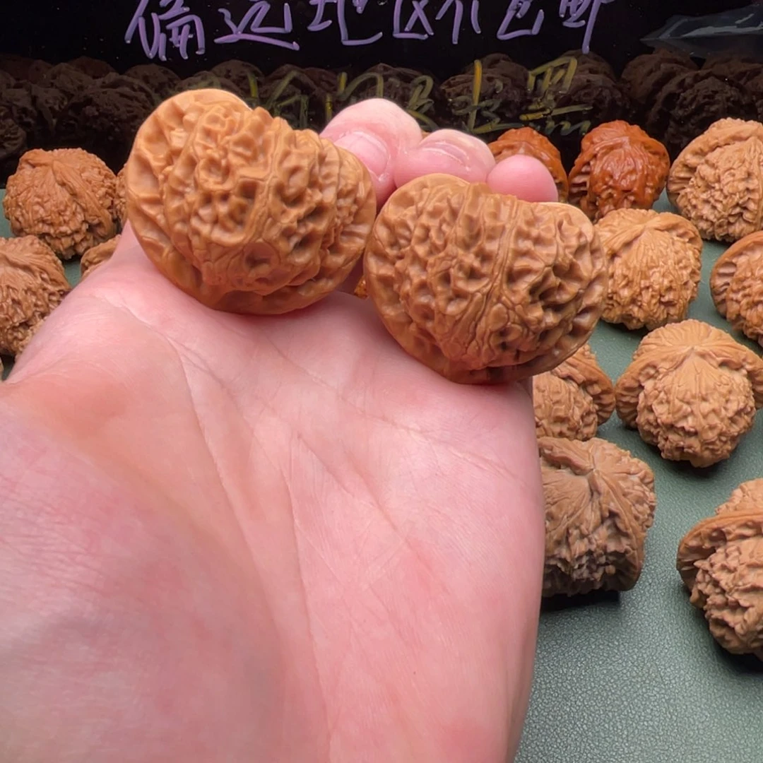 核桃把件41桃心宫灯，已经打底