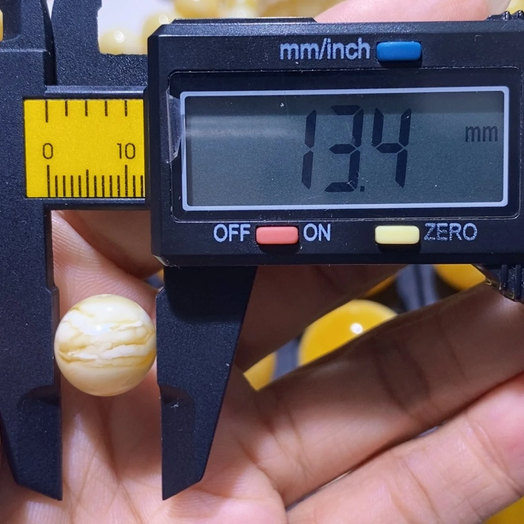 未镶嵌蜜蜡珠宝奇石：***？