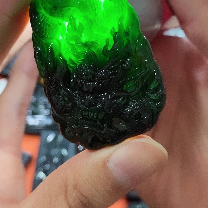 翡翠未镶嵌颈饰翡翠e