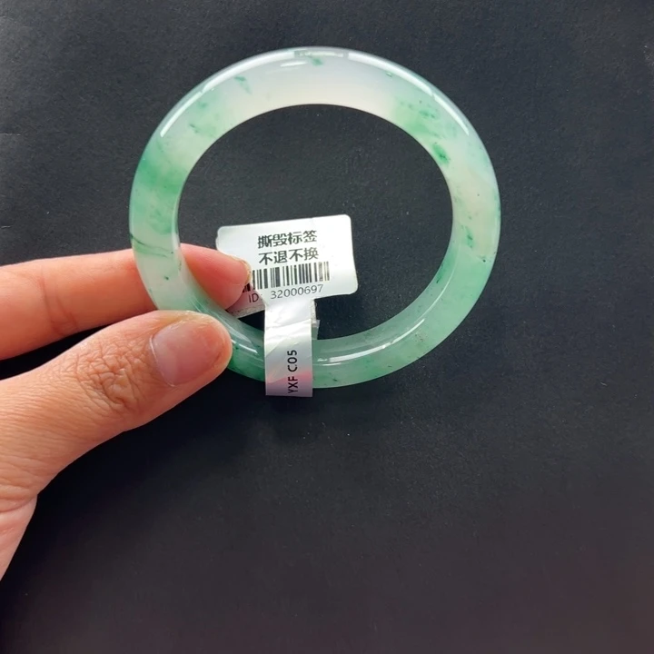 石英质玉未镶嵌手镯57