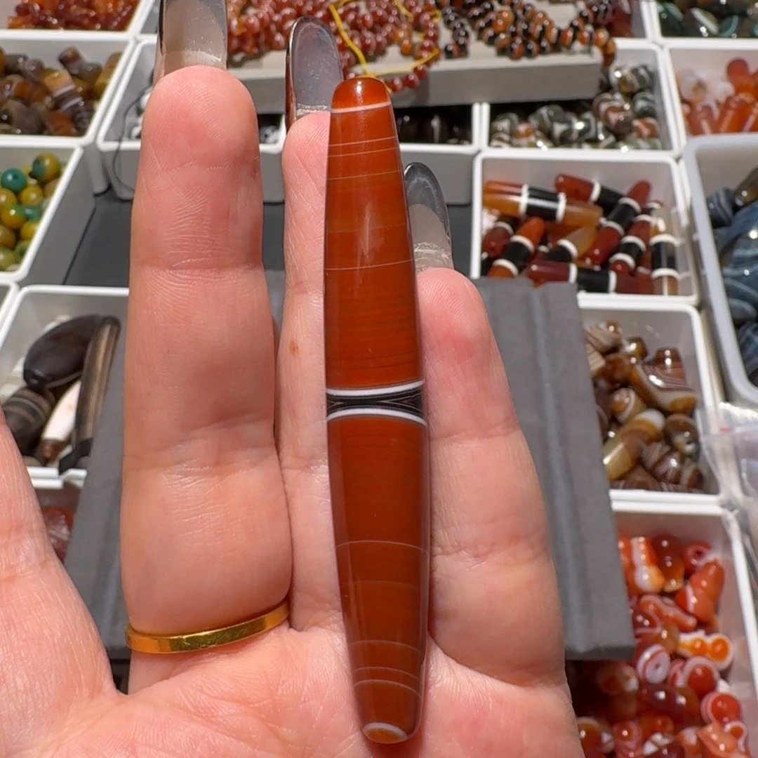 莲***翁玛瑙/玉髓未镶嵌珠宝半成品