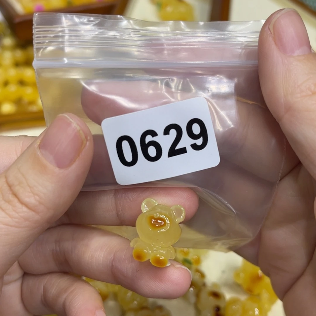 琥珀珠宝奇石未镶嵌