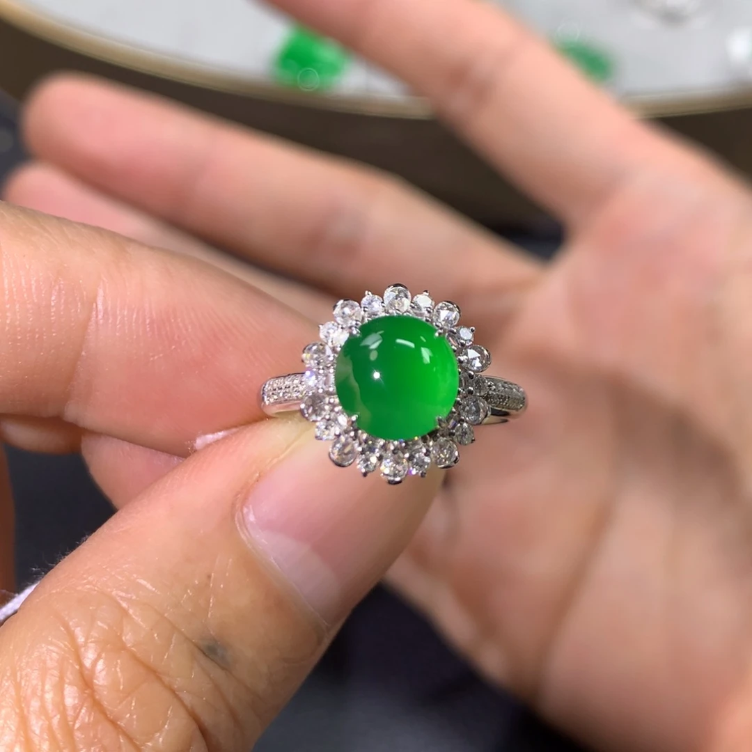 翡翠戒指18K金镶嵌翡翠