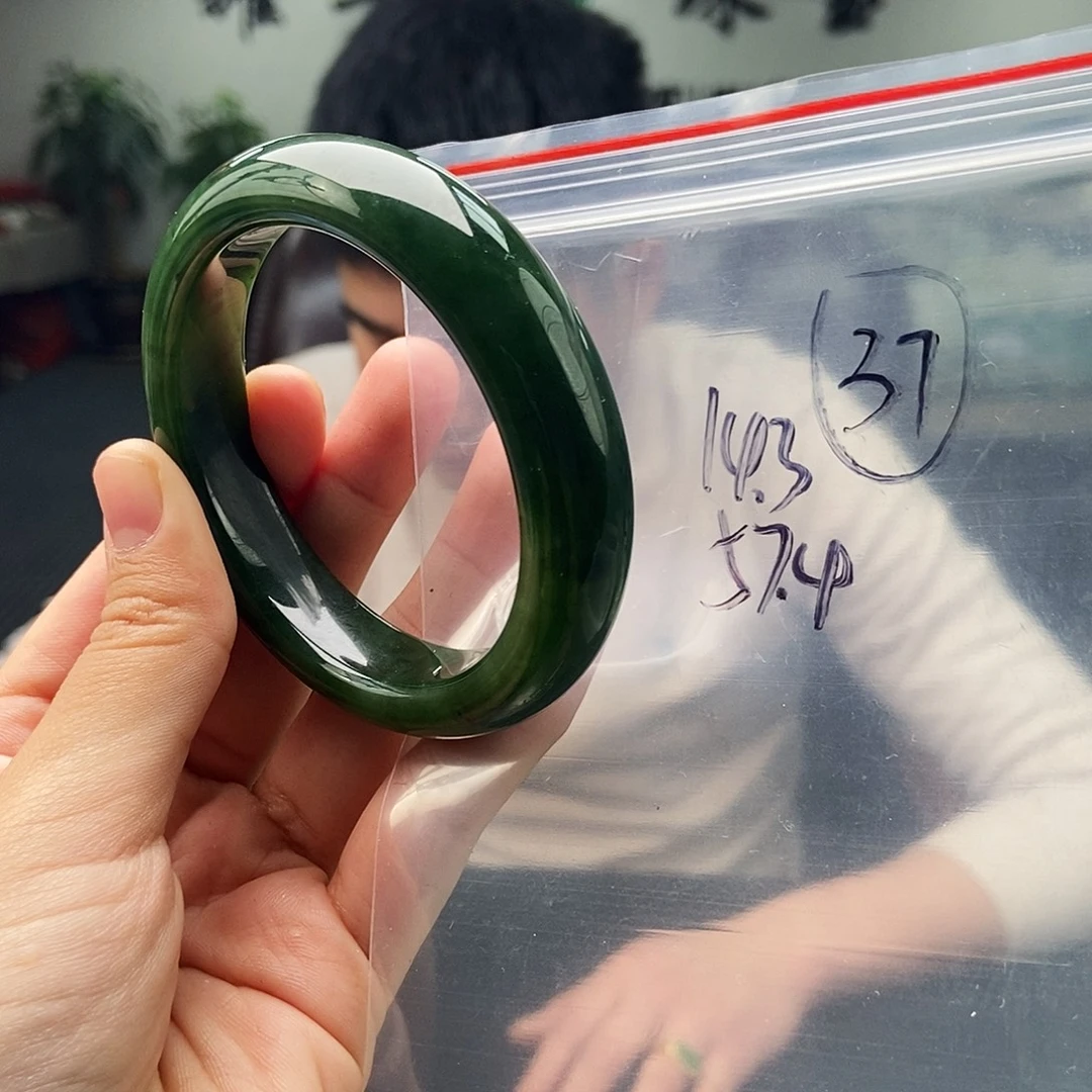 和田玉未镶嵌手镯拍一发一