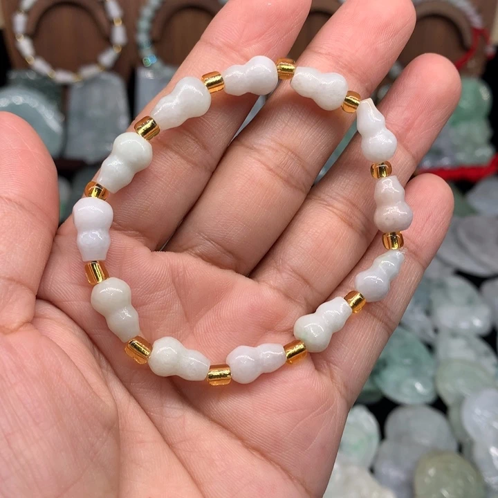 翡翠未镶嵌颈饰11