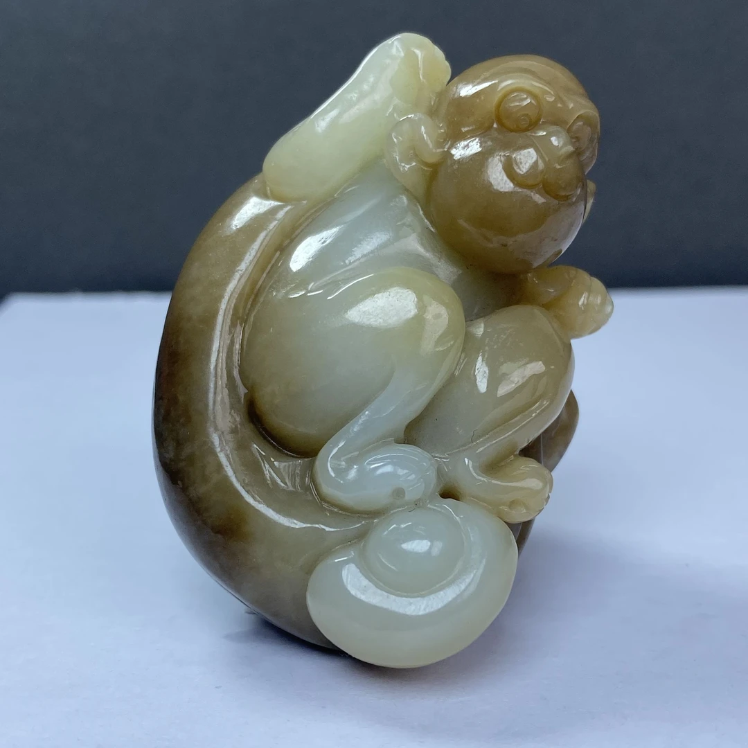 LK2010 和田玉灵猴献瑞