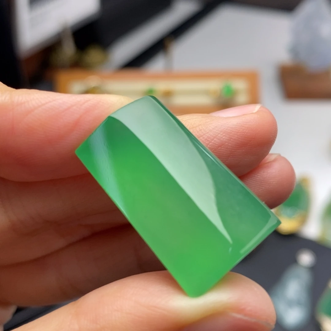 定制翡翠未镶嵌   冰绿 行家料