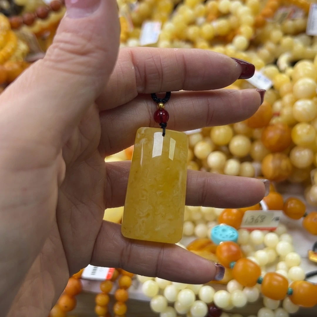 琥珀珠宝奇石未镶嵌