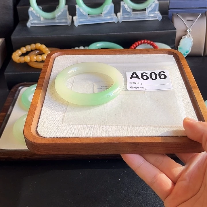 赛***斯非金属时尚东陵手镯606