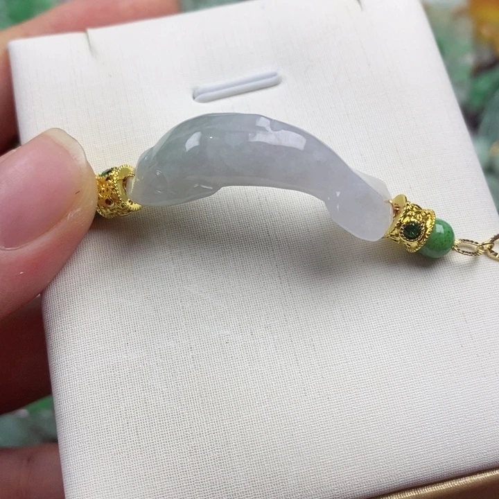 翡翠未镶嵌吊坠(赠链)