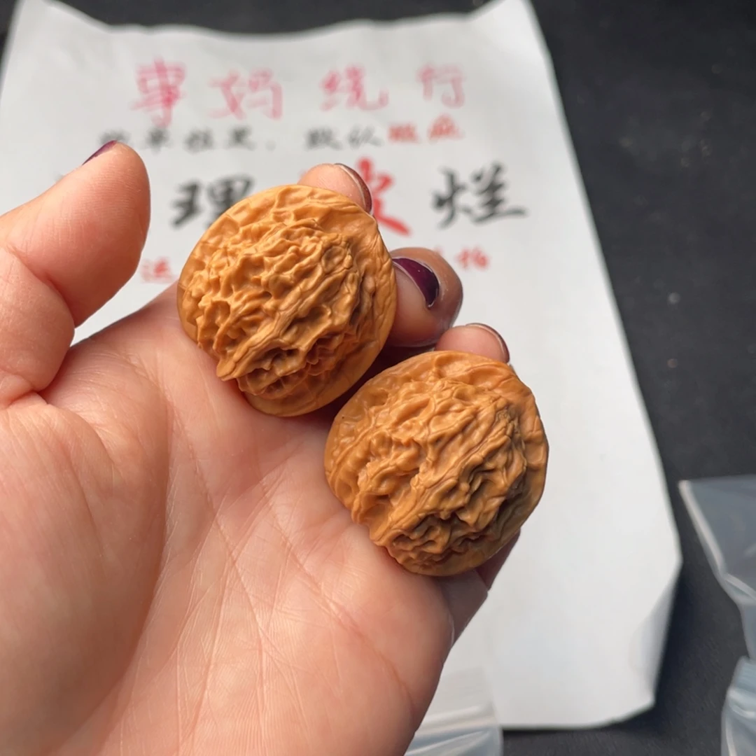 文玩核桃把件330。33天地