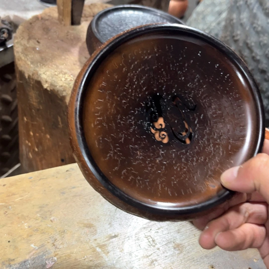 烟熏色12壶承手工锻打工艺