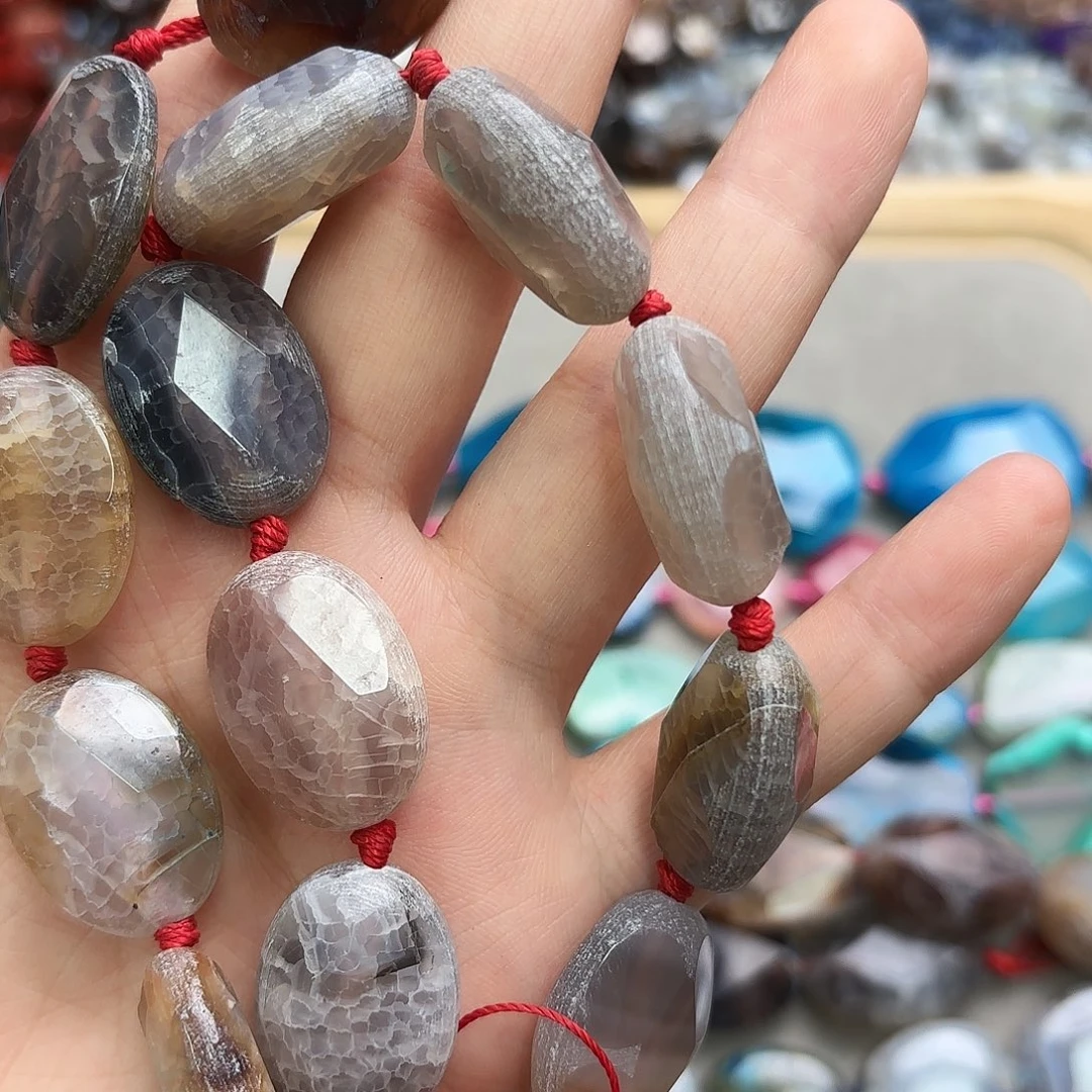 W***雨玛瑙/玉髓未镶嵌珠宝半成品18×25咖龙纹蛋型切一条