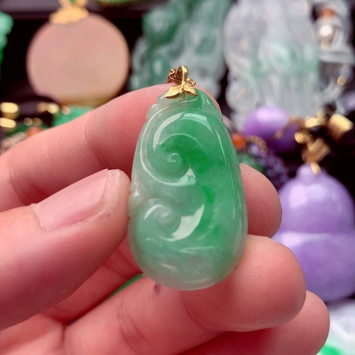 吊坠(不含链)未镶嵌翡翠