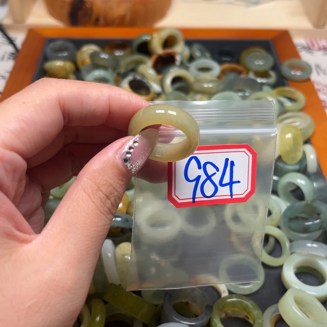 呵***呵蛇纹石玉未镶嵌珠宝奇石