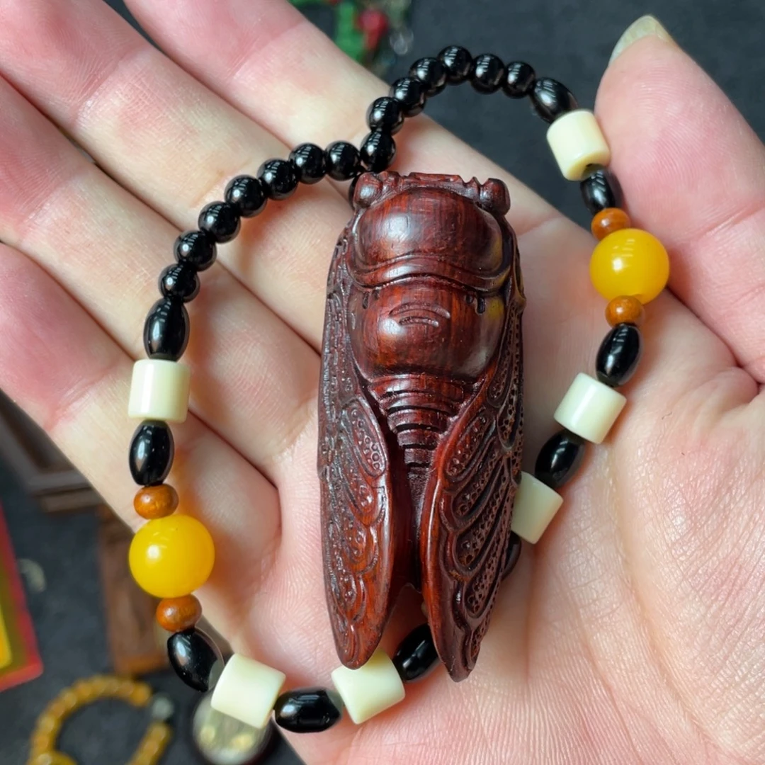 非洲紫檀（红花梨）蝉