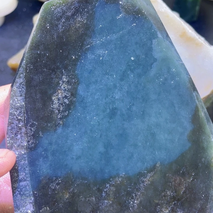 和田玉未镶嵌珠宝半成品