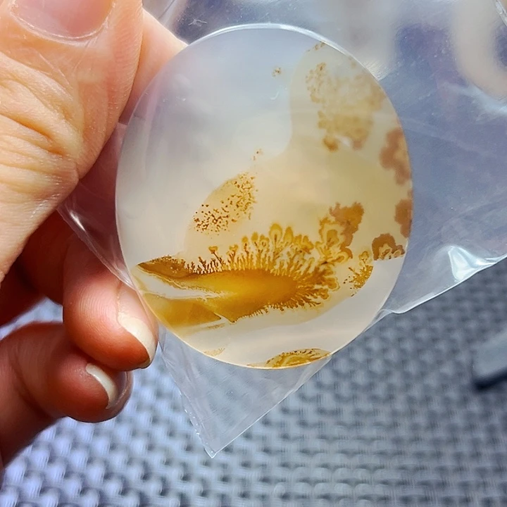 泥***人未镶嵌玛瑙/玉髓珠宝半成品