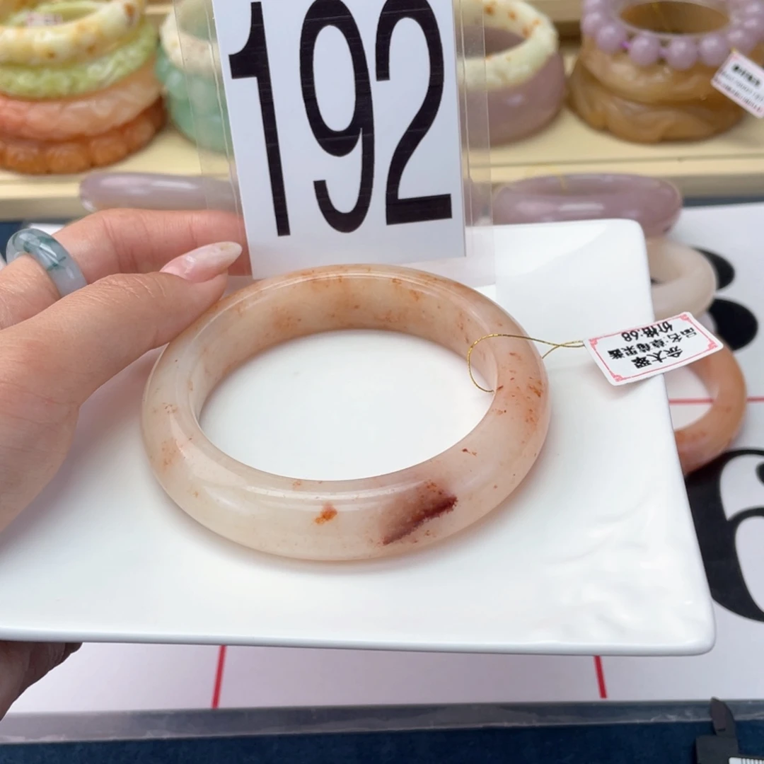 石英岩玉未镶嵌手镯