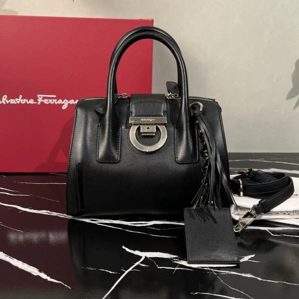 菲拉格慕/包包/95新/23/C8359374799