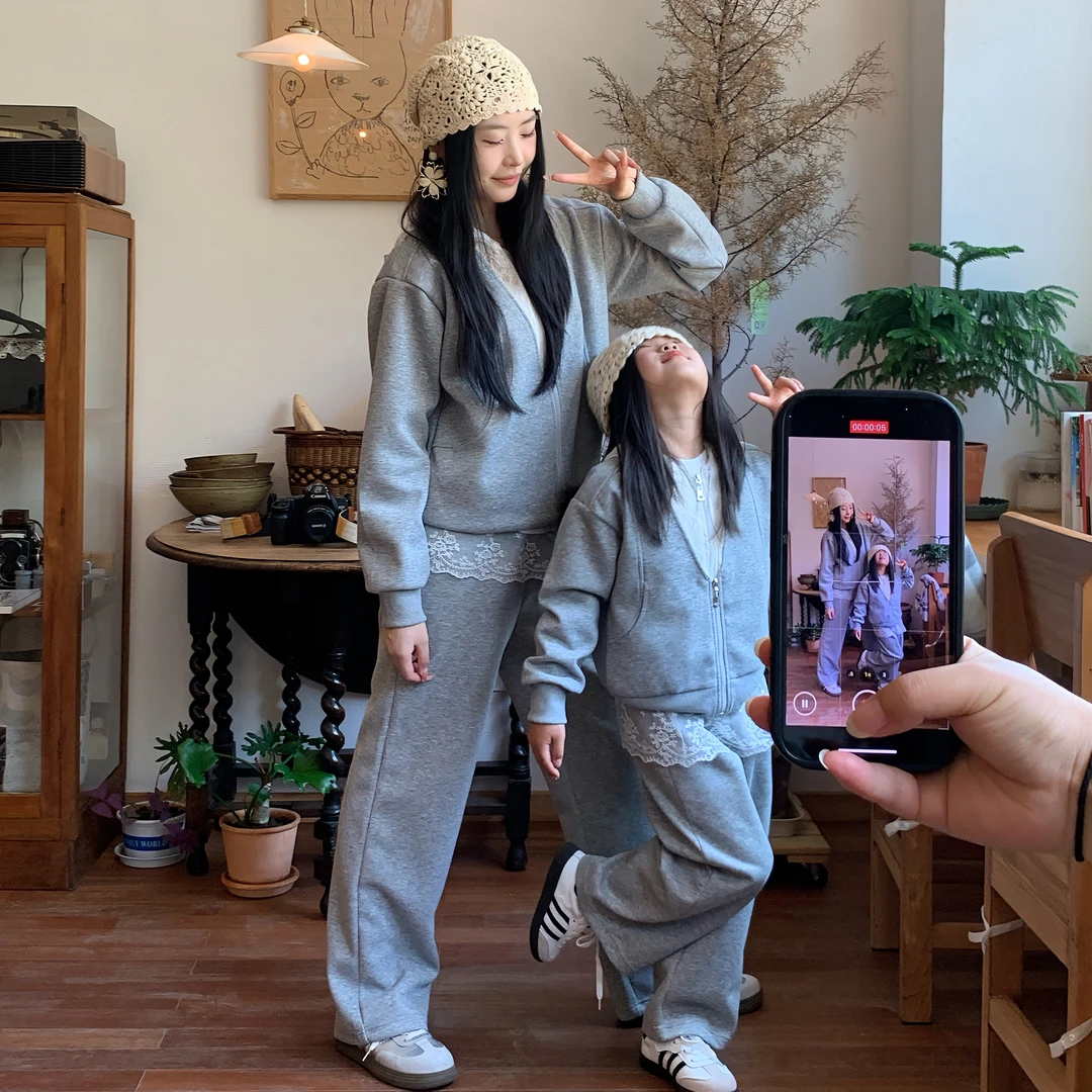 亲子装高端品秋上新韩版拉链洋气儿童两件套姐妹装花边套装母女装
