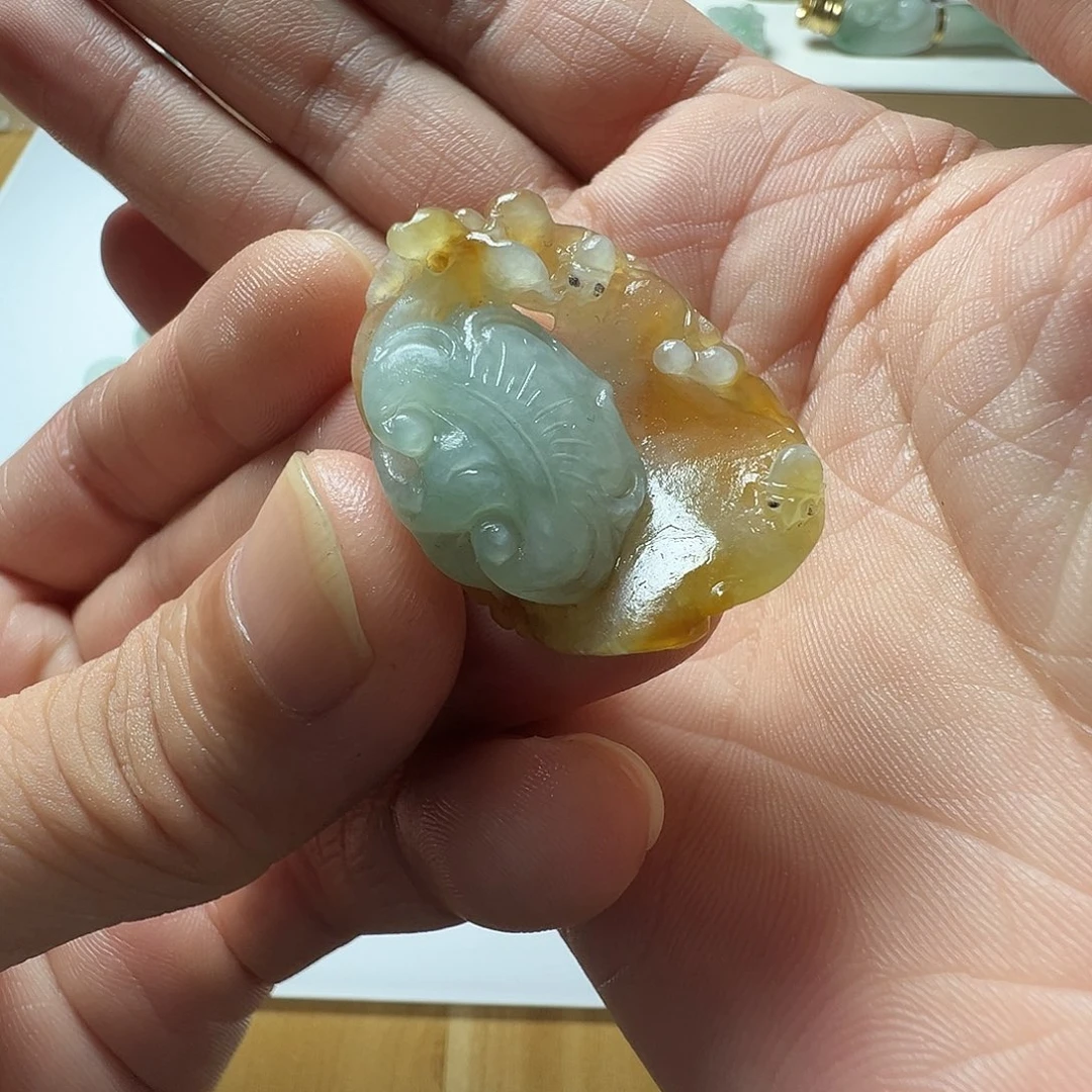 定制翡翠未镶嵌如意