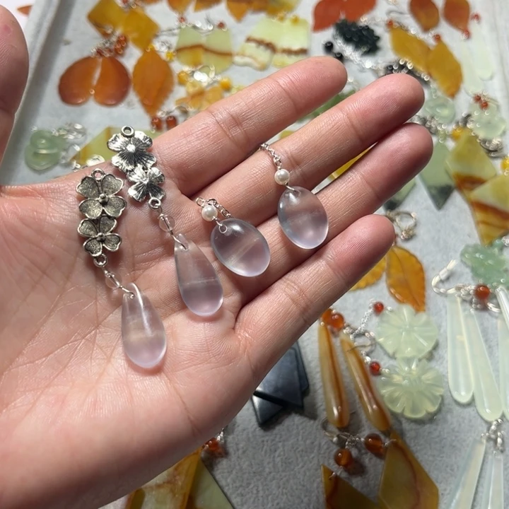 蛇纹石玉合金耳饰