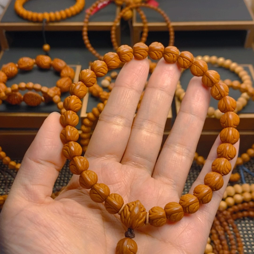 用***8吊坠桃核秦岭森林095