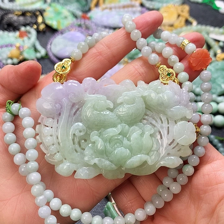 翡翠颈饰未镶嵌吊坠