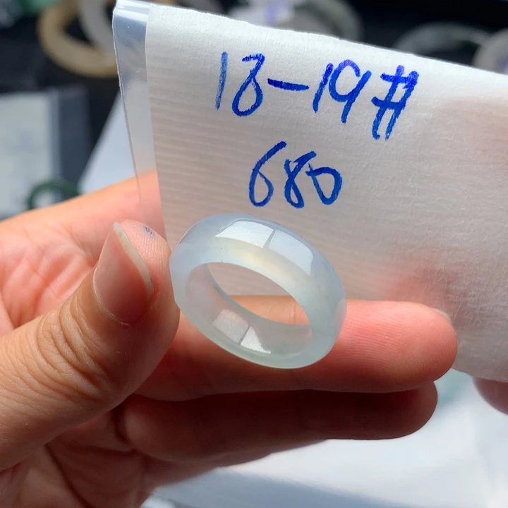 B***C定制翡翠未镶嵌戒圈