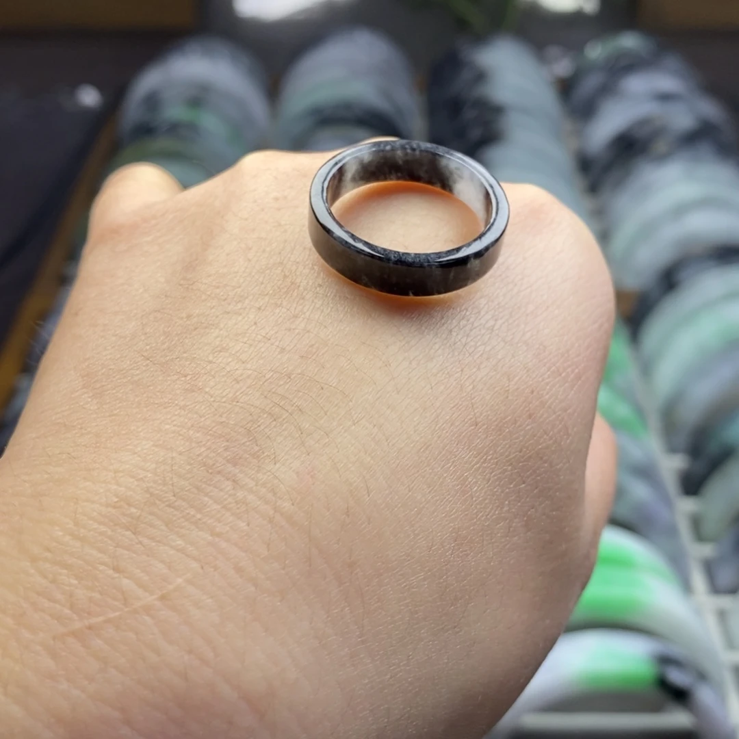 O***n定制翡翠未镶嵌戒圈