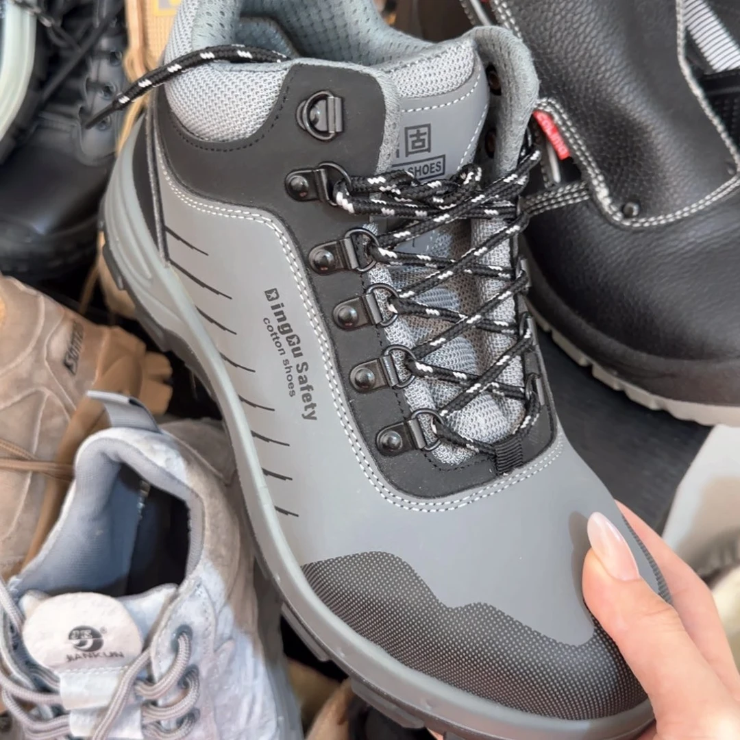 43码灰皮中高帮靴