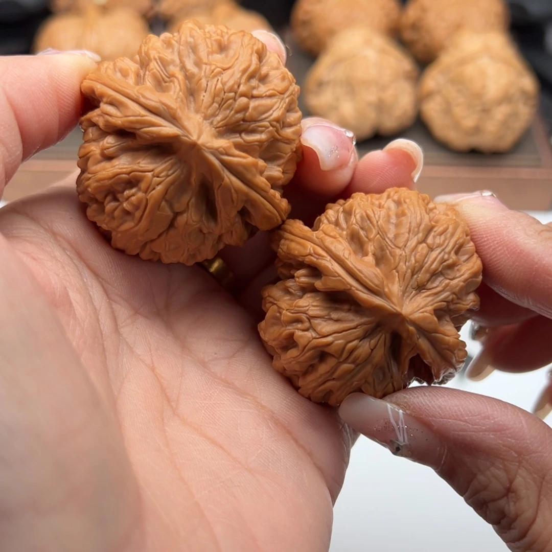 文玩核桃把件红锦鲤44