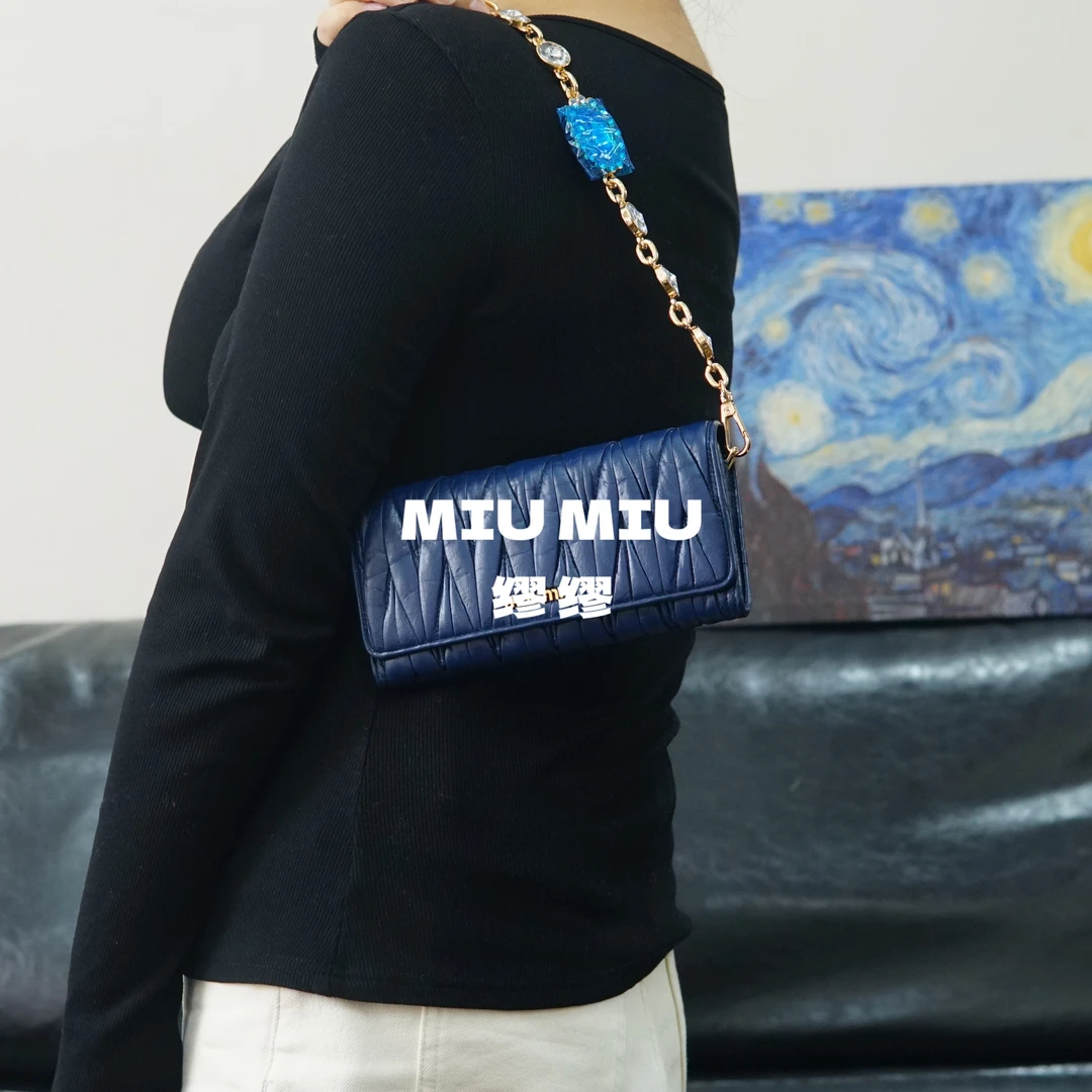95新 MIU MIU/缪缪 蓝色钱包/BB12216069/6069
