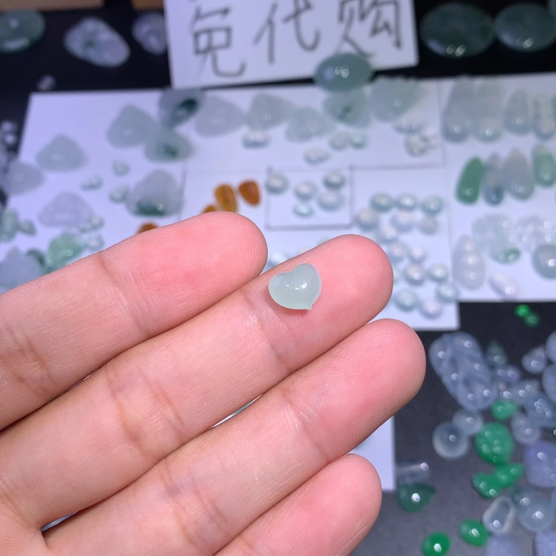 颈饰未镶嵌翡翠爱心