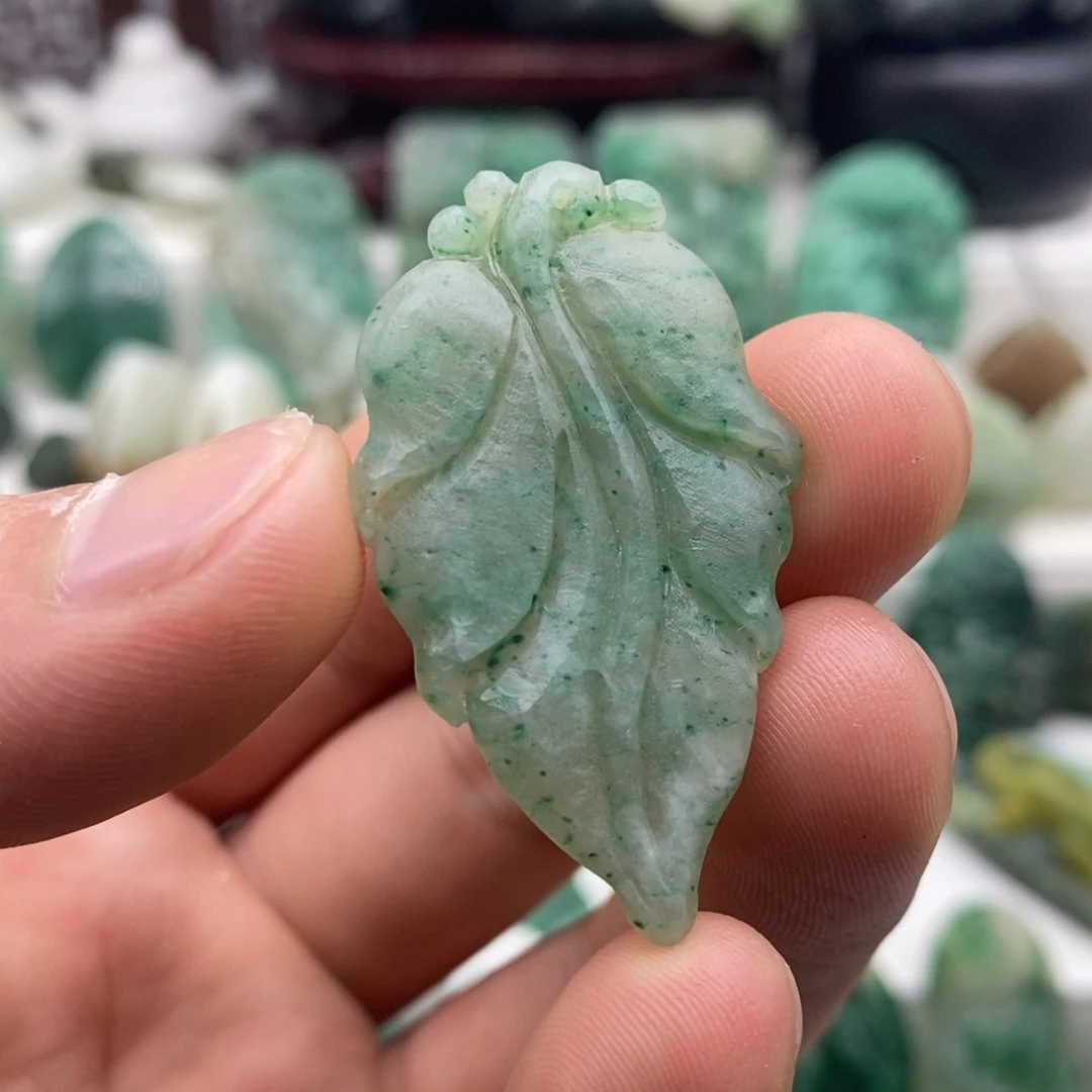 独山玉未镶嵌颈饰