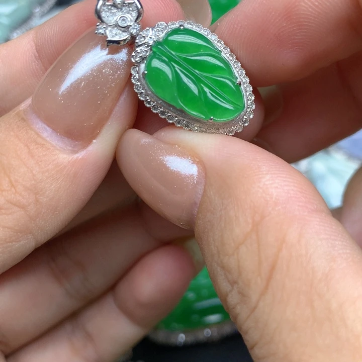 吊坠(不含链)18K金镶嵌翡翠
