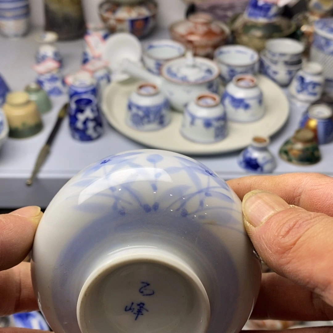 一天只喝一点奶茶和两碗奶茶都