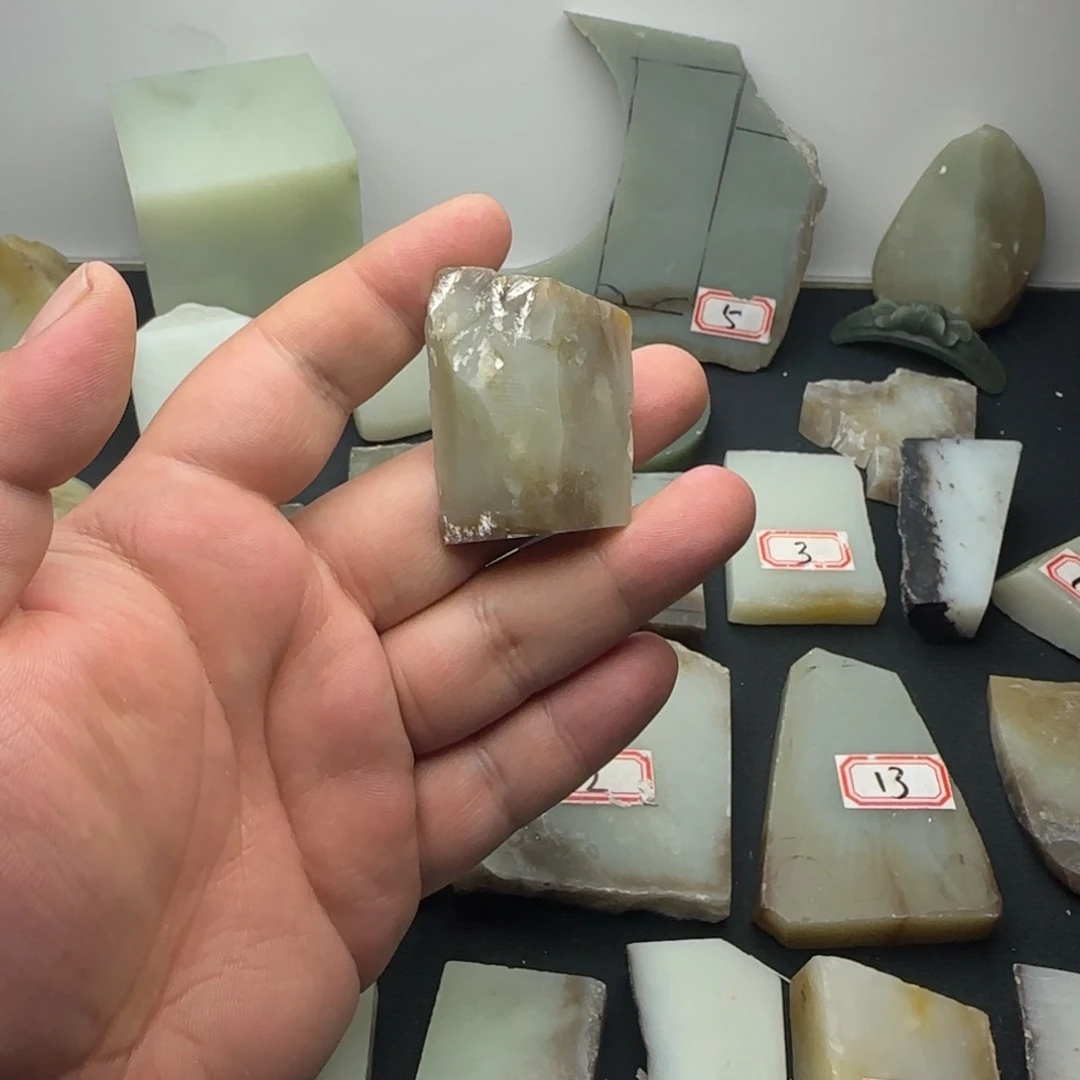 和田玉（糖玉）未镶嵌珠宝半成品