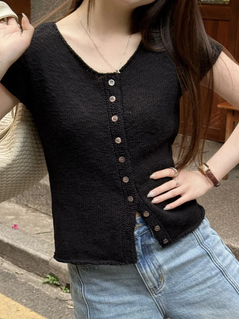 京元珍—小V圆领气质设计感针织开衫女新款多巴胺上衣