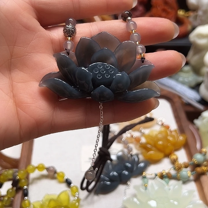 蛇纹石玉吊坠未镶嵌