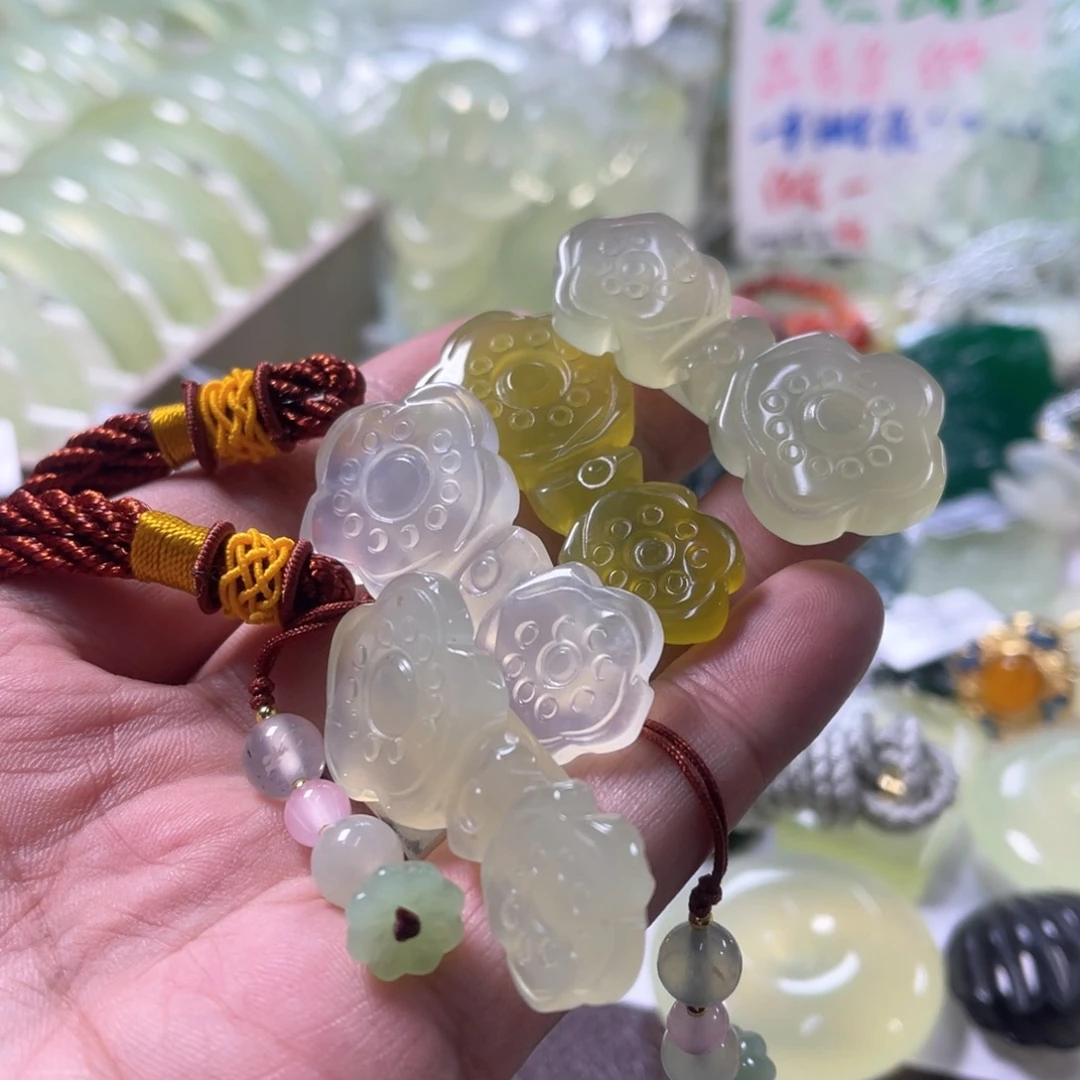 未镶嵌蛇纹石玉颈饰