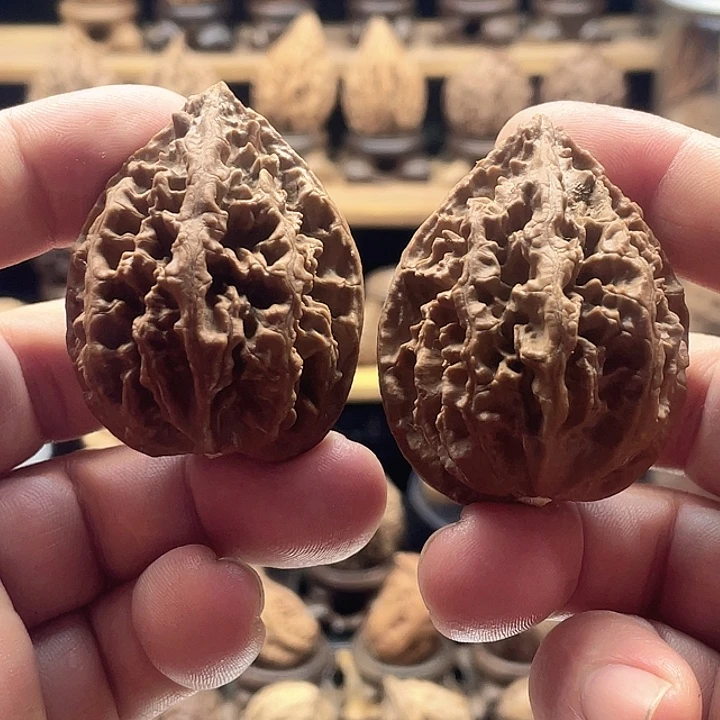 ✐****文玩核桃把件东北核桃