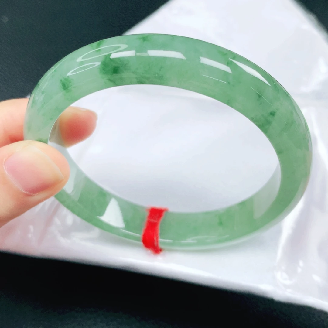 翡翠未镶嵌手镯57圈