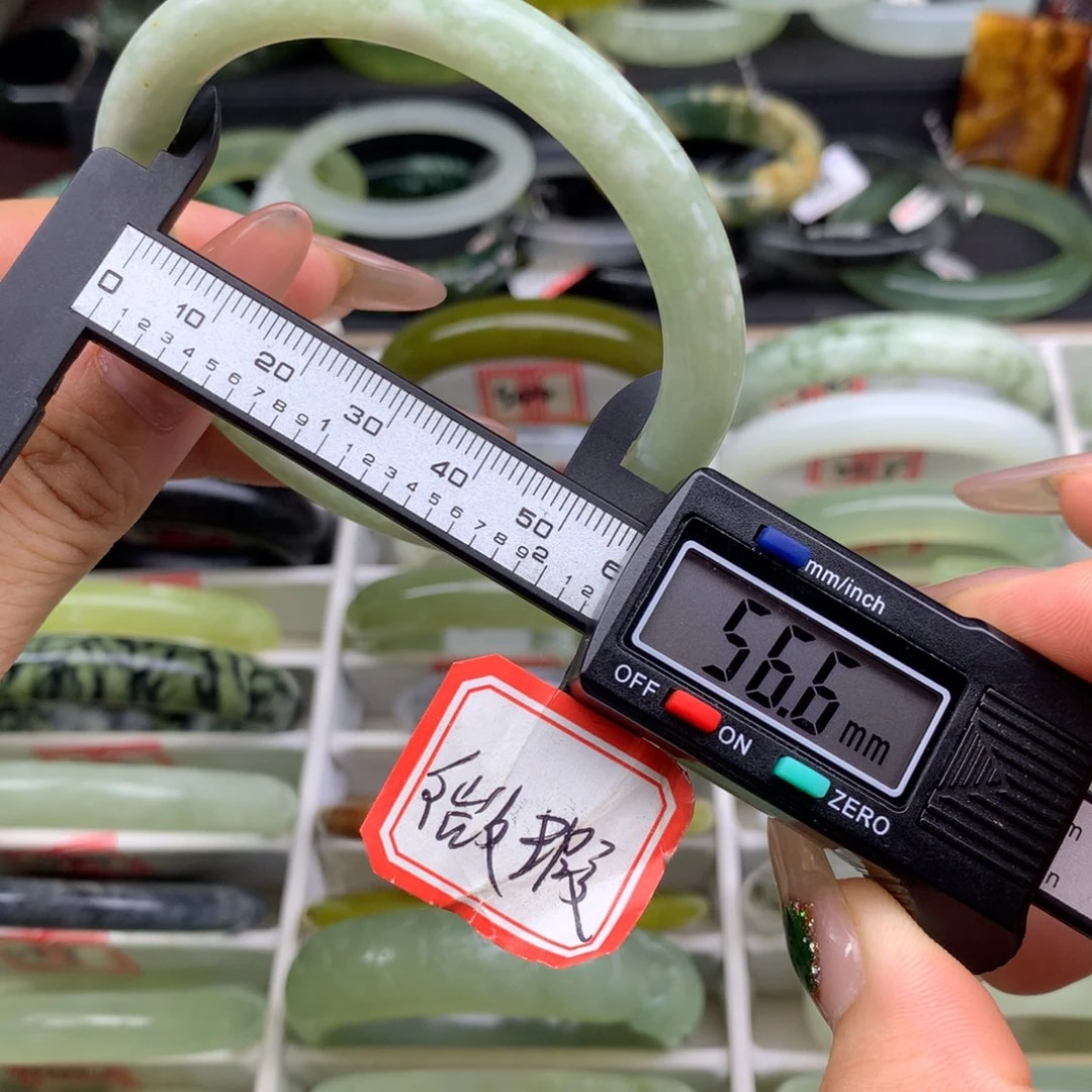 蛇纹石玉未镶嵌手镯489