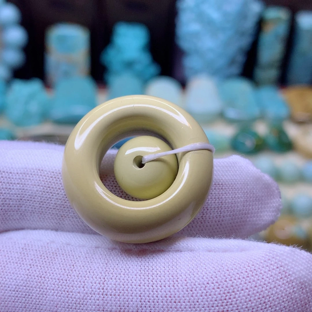 绿松石颈饰未镶嵌